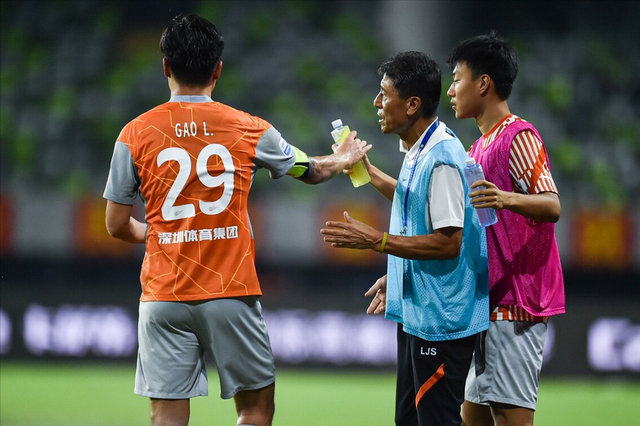 赛前中超焦点战；印第安纳步行者官宣签约；媒体盛赞；更衣室氛围转暖的简单介绍